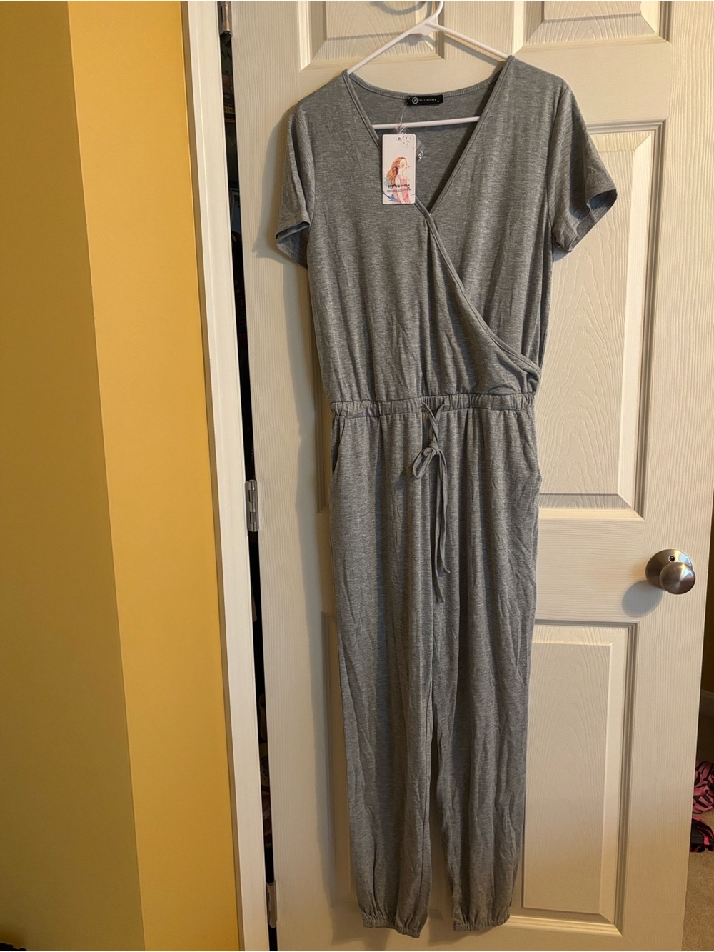 Women’s Short-Sleeve One-Piece Jumpsuit with Drawstring